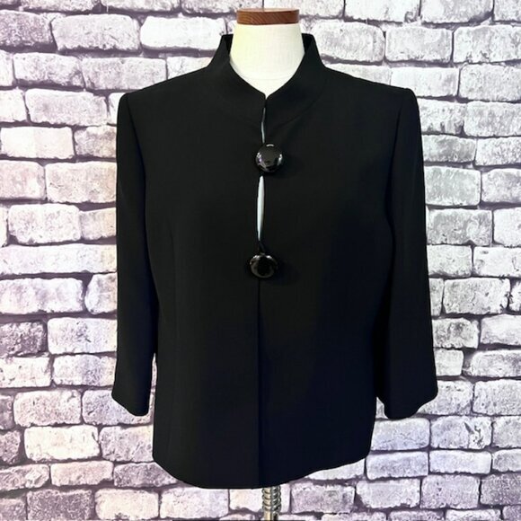 Tahari Black Fully Lined 3/4 Sleeve Jacket Size 16p